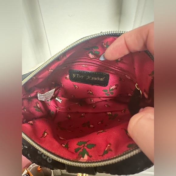 Betsy Johnson sequined bow purse - Picture 6 of 7